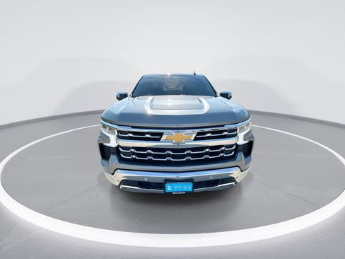 Used 2024 Chevrolet Silverado 1500 LTZ AWD/4WD image 3