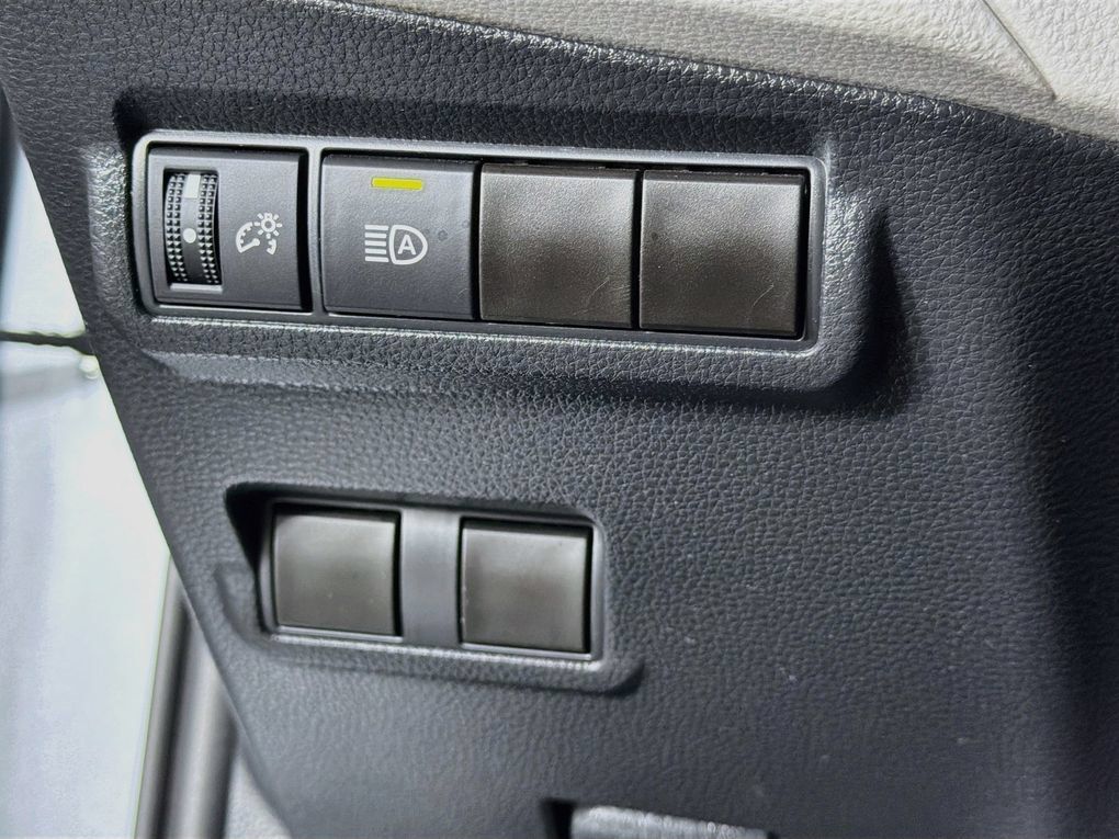 Used 2023 Toyota Corolla Cross L FWD image 14
