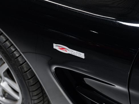 Used 2002 Chevrolet Corvette Z06 w/ Memory Pkg image 13