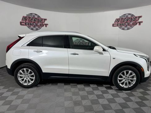 Used 2019 Cadillac XT4 Luxury w/ Cold Weather Package image 8