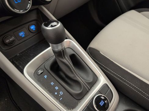 Used 2020 Hyundai Venue SEL FWD image 28