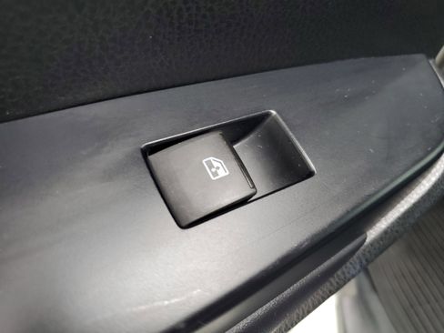 Used 2016 Toyota Highlander XLE AWD/4WD image 15