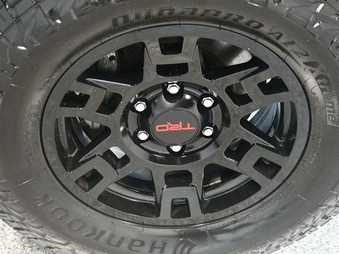 Used 2020 Toyota 4Runner TRD Off-Road Premium w/ Moonroof Package AWD/4WD image 23