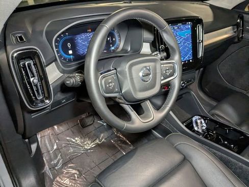 New 2025 Volvo XC40 B5 Ultra w/ Climate Package image 12
