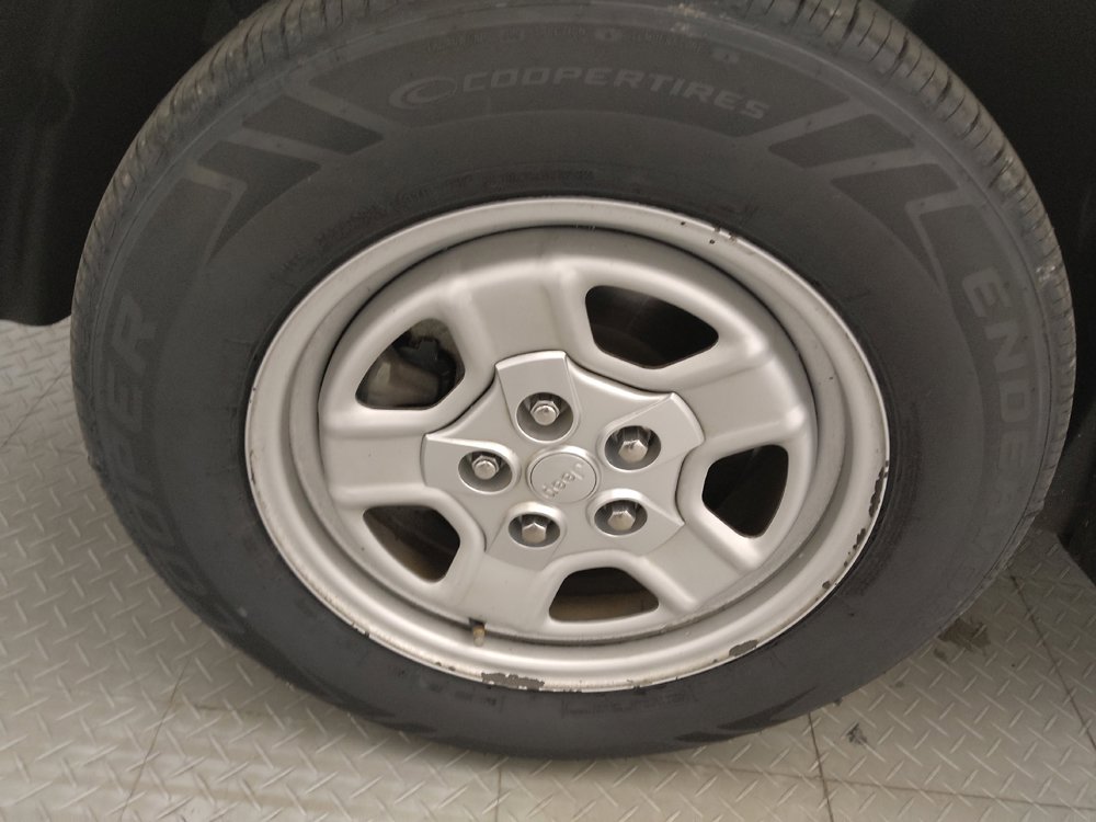 Used 2019 Hyundai Elantra GT FWD image 31