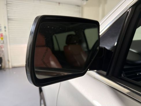 Used 2020 Chevrolet Tahoe Premier w/ Premier Plus Edition RWD image 21
