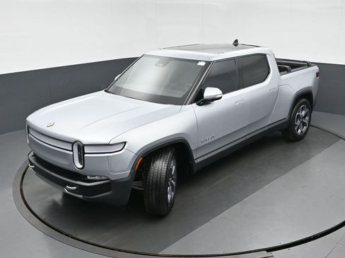 Used 2024 Rivian R1T Adventure image 36