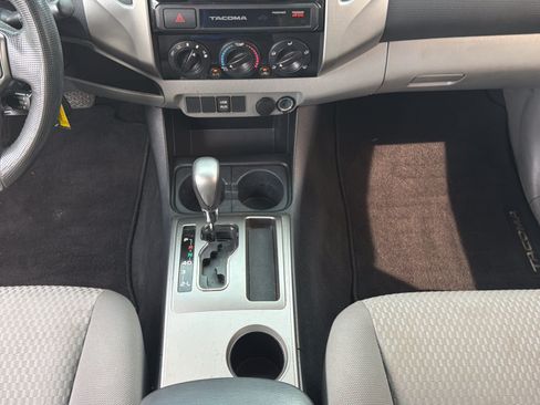 Used 2015 Toyota Tacoma PreRunner w/ SR5 Package RWD image 9