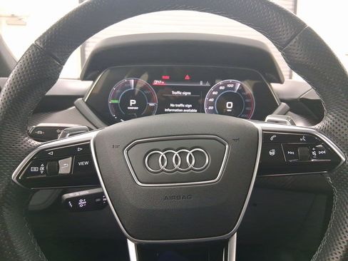 Used 2022 Audi e-tron GT Prestige image 14