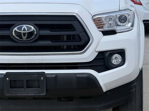 Used 2023 Toyota Tacoma SR5 image 7