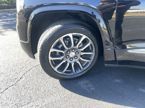 Used 2022 GMC Acadia Denali w/ Denali Ultimate Package image 32