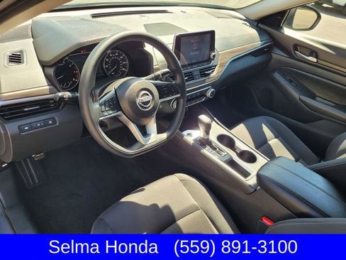 Used 2025 Nissan Altima 2.5 SV image 7