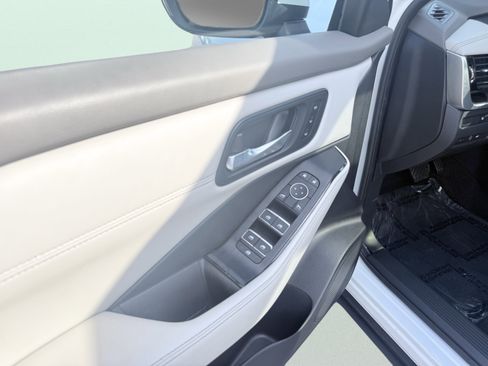 Used 2024 Nissan Rogue SL w/ SL Premium Package image 25