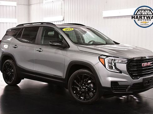 Used 2023 GMC Terrain SLE w/ Driver Convenience Package AWD/4WD image 1