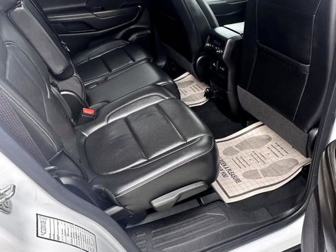 Used 2023 GMC Acadia SLT image 20