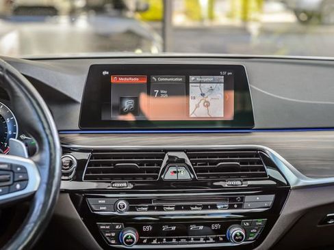 Used 2018 BMW 540i w/ M Sport Package RWD image 30