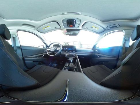 Used 2025 Hyundai Elantra SEL FWD image 43