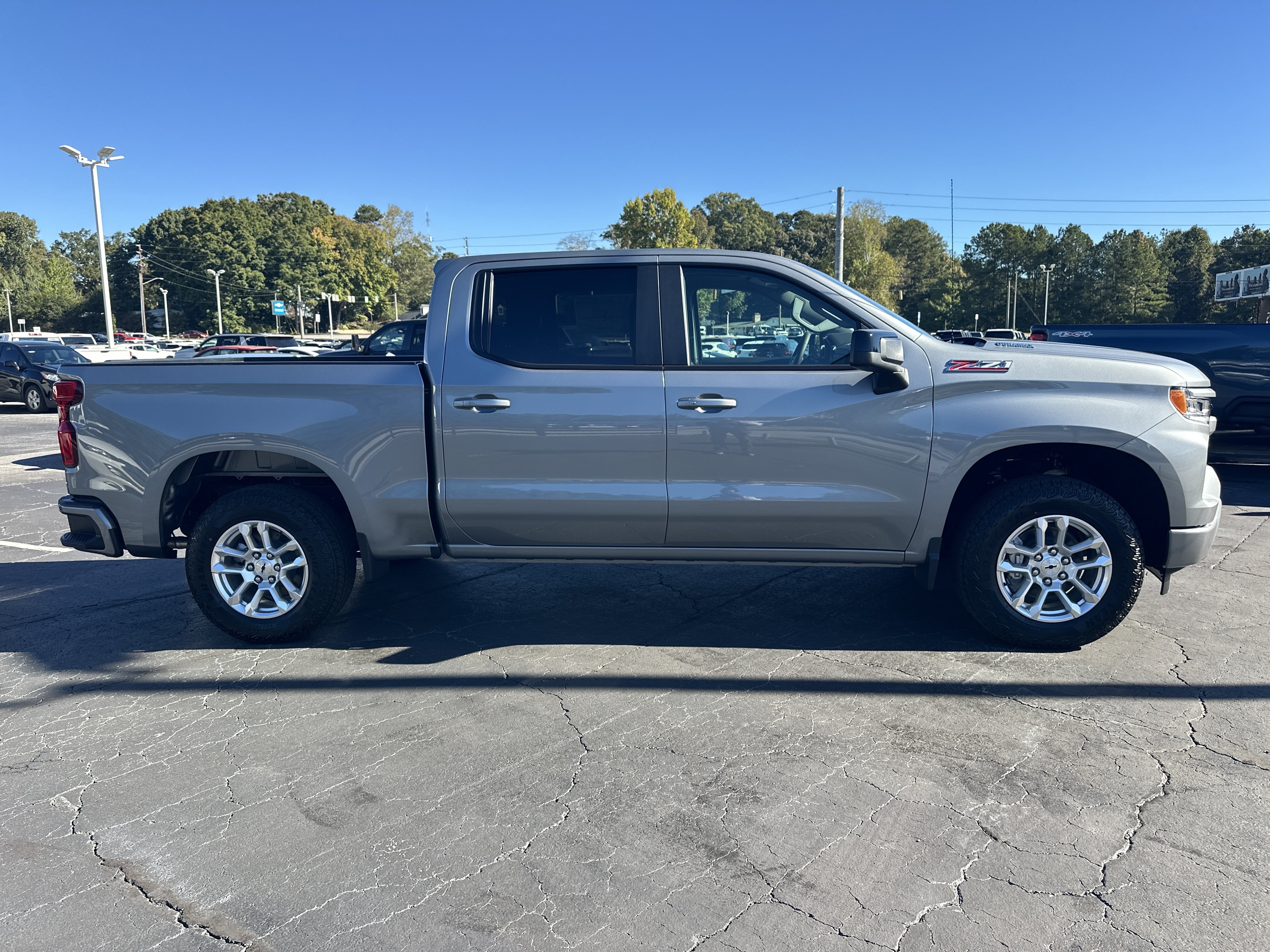 New 2026 Chevrolet Silverado 1500 RST w/ Z71 Off-Road Package AWD/4WD image 10