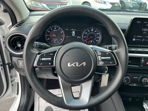 Used 2022 Kia Forte LXS FWD image 14