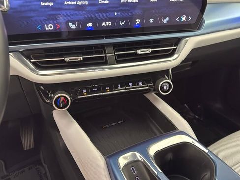 Certified 2025 Chevrolet Equinox EV LT FWD image 19