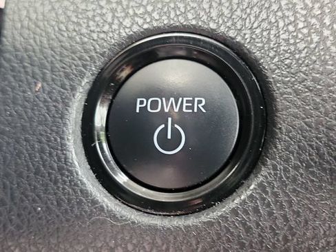 Used 2025 Toyota Camry SE FWD image 12