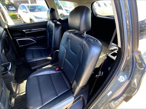 Used 2022 Kia Telluride S image 17