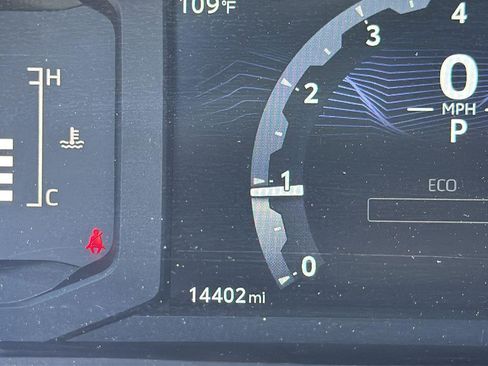 Used 2025 Toyota Tacoma SR5 image 14