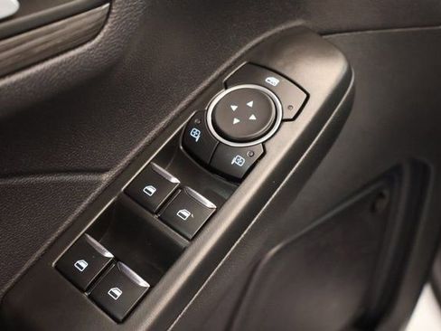 Used 2025 Ford Escape SE w/ PHEV Premium Package FWD image 10