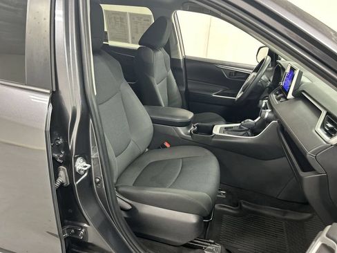 Used 2023 Toyota RAV4 LE AWD/4WD image 22
