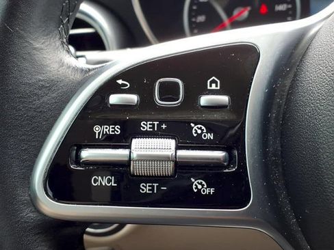 Used 2021 Mercedes-Benz GLC 300 image 25