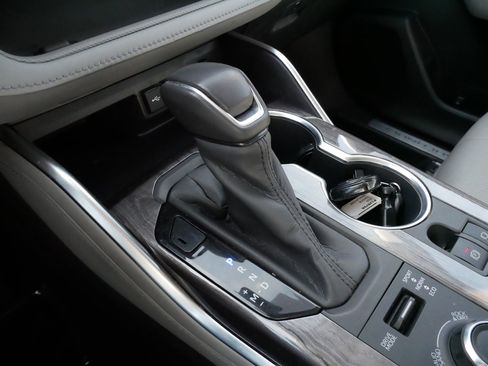 Certified 2020 Toyota Highlander Limited image 24