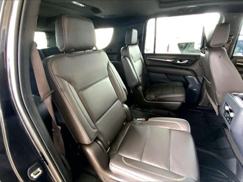 Used 2021 GMC Yukon XL Denali w/ Denali Premium Package image 21