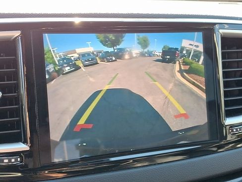 Certified 2023 Chrysler Pacifica Touring-L FWD image 18