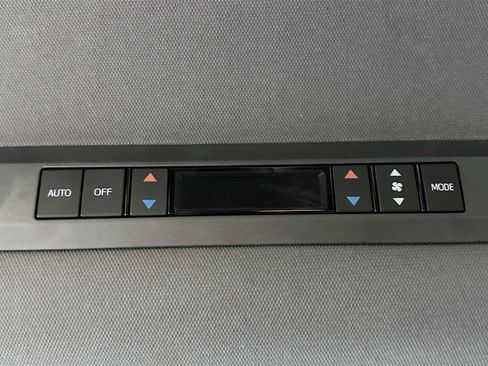 Used 2021 Toyota Sienna XLE w/ XLE Plus Package image 28