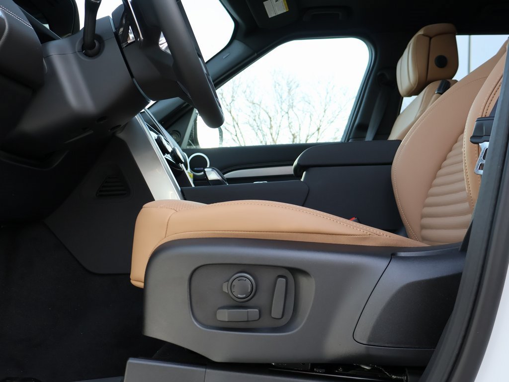 New 2026 Land Rover Discovery Dynamic SE AWD/4WD image 38
