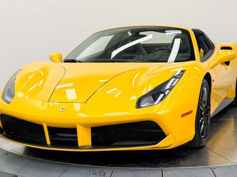 Used 2017 Ferrari 488 Spider RWD image 31