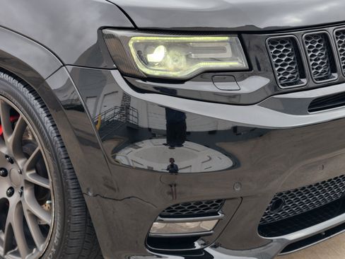 Used 2017 Jeep Grand Cherokee SRT image 7