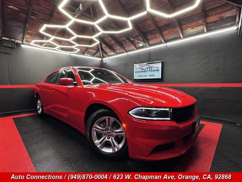 Used 2022 Dodge Charger SXT RWD image 1