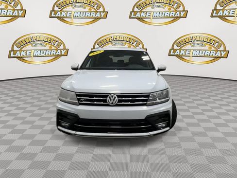 Used 2018 Volkswagen Tiguan SEL w/ R-Line Package FWD image 6