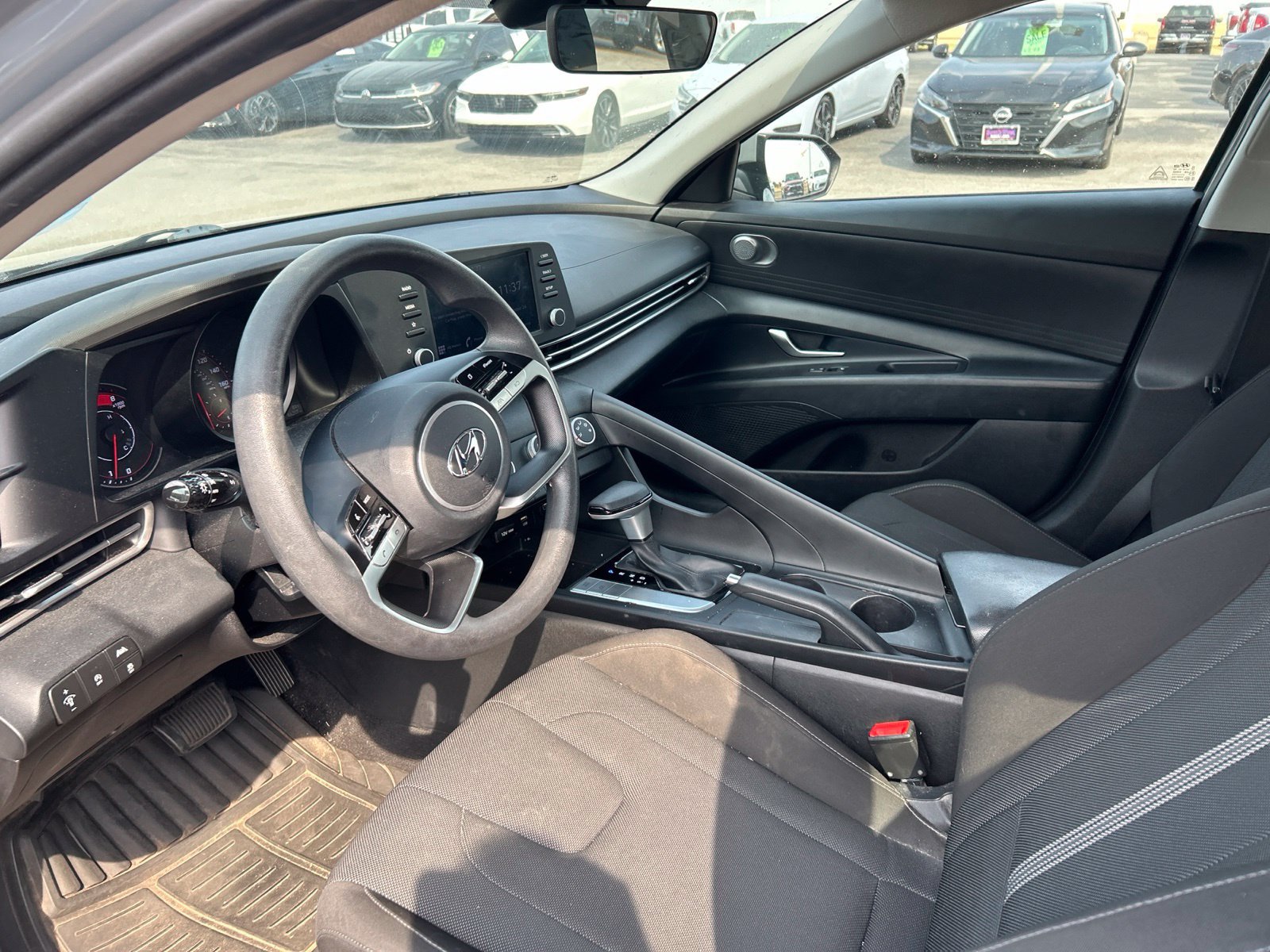 Used 2021 Hyundai Elantra SE FWD image 10