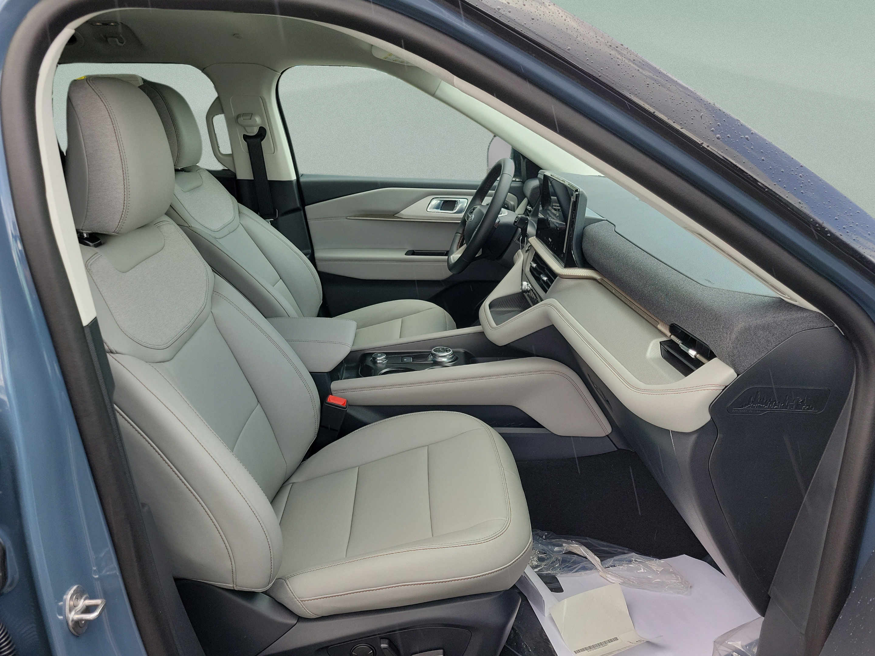 New 2026 Ford Explorer Active w/ Active Comfort Package RWD image 10