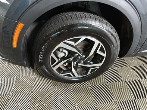 Used 2025 Kia Sportage LX AWD/4WD image 9