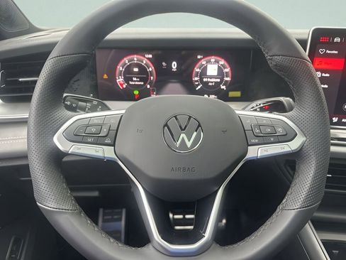 New 2026 Volkswagen Tiguan SE R-Line AWD/4WD image 14