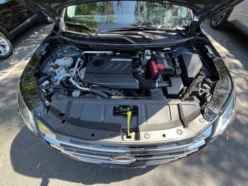 Used 2025 Nissan Rogue SV AWD/4WD image 34