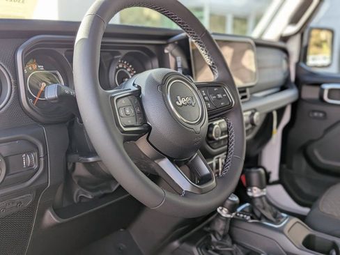 New 2026 Jeep Gladiator Mojave image 11