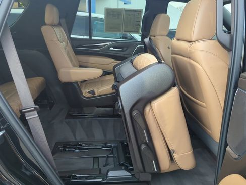 Used 2022 Cadillac Escalade Sport w/ Touring Package image 38