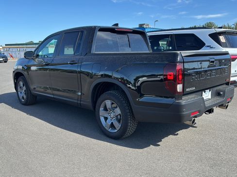 Used 2025 Honda Ridgeline TrailSport image 3
