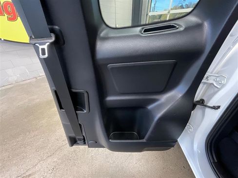 Used 2019 Toyota Tacoma SR image 16
