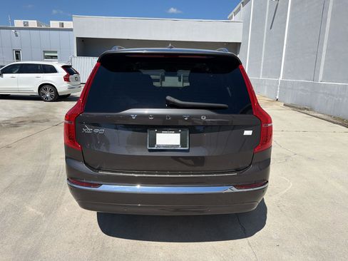 Used 2024 Volvo XC90 T8 Plus w/ Protection Package Premier AWD/4WD image 10