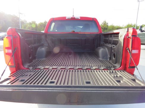 Used 2019 Chevrolet Colorado LT image 13